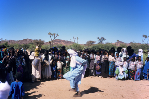 http://www.transafrika.org/media/Bilder Niger/tuareg-hochzeit.jpg